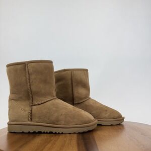 Big Kids Ugg Classic Short II Chestnut Shearling Lined Comfort Boots‎ Size 2 Y